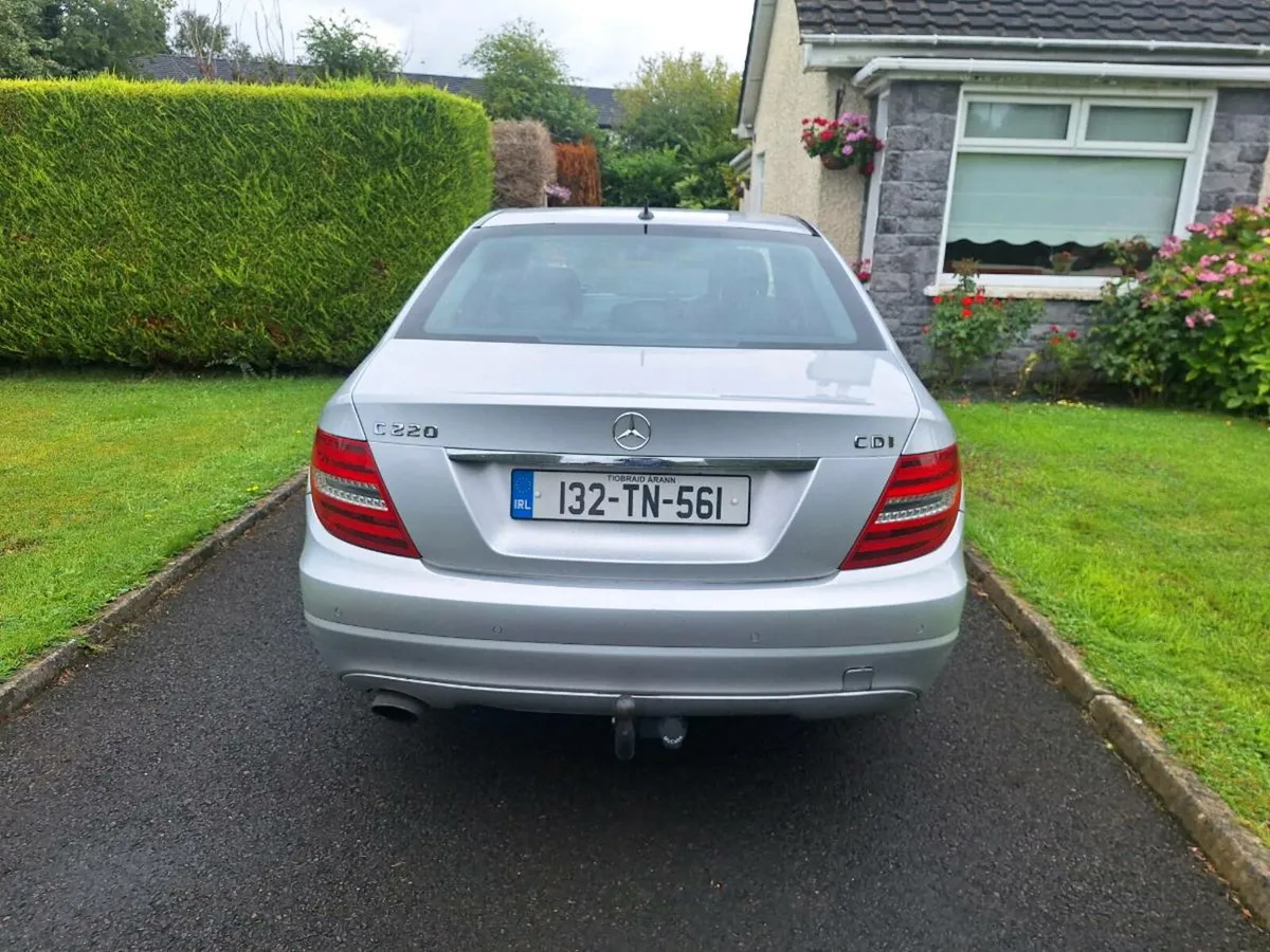 Mercedes benz 220D automatic - Image 4