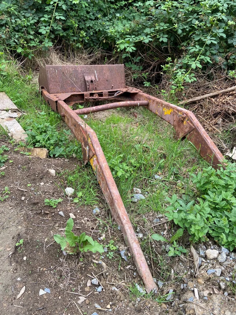 front loader - Image 1