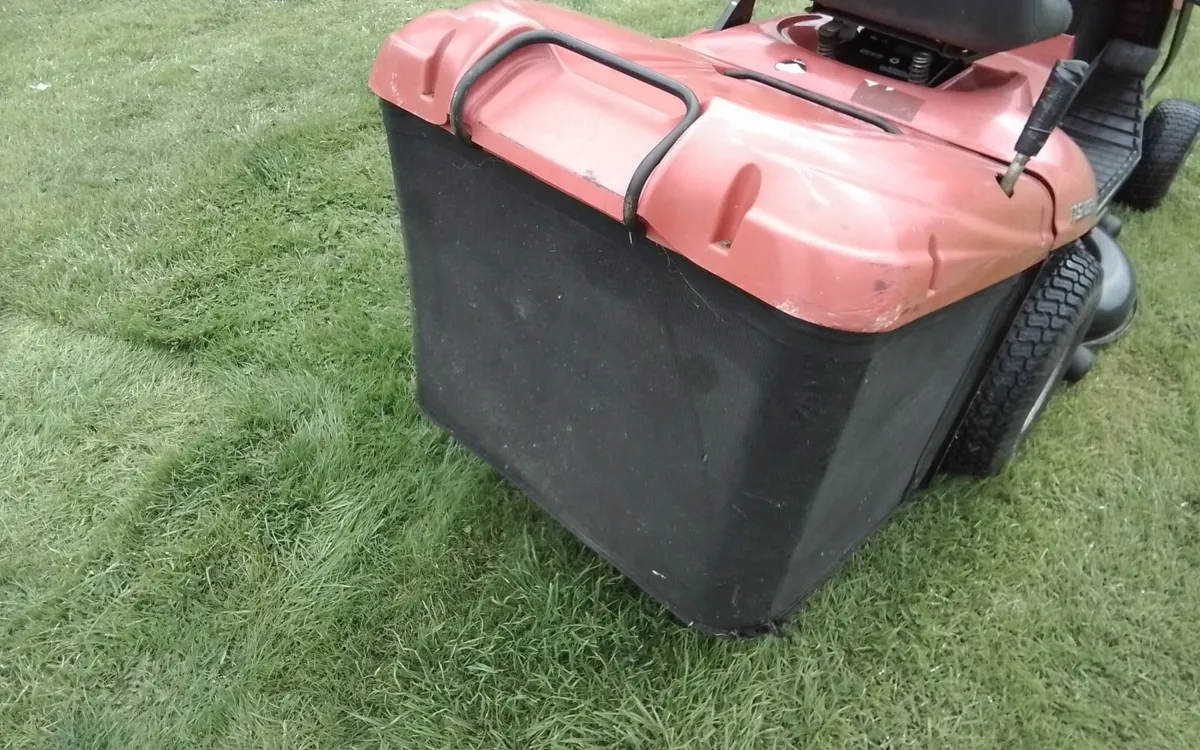 Ride on mower - Image 4