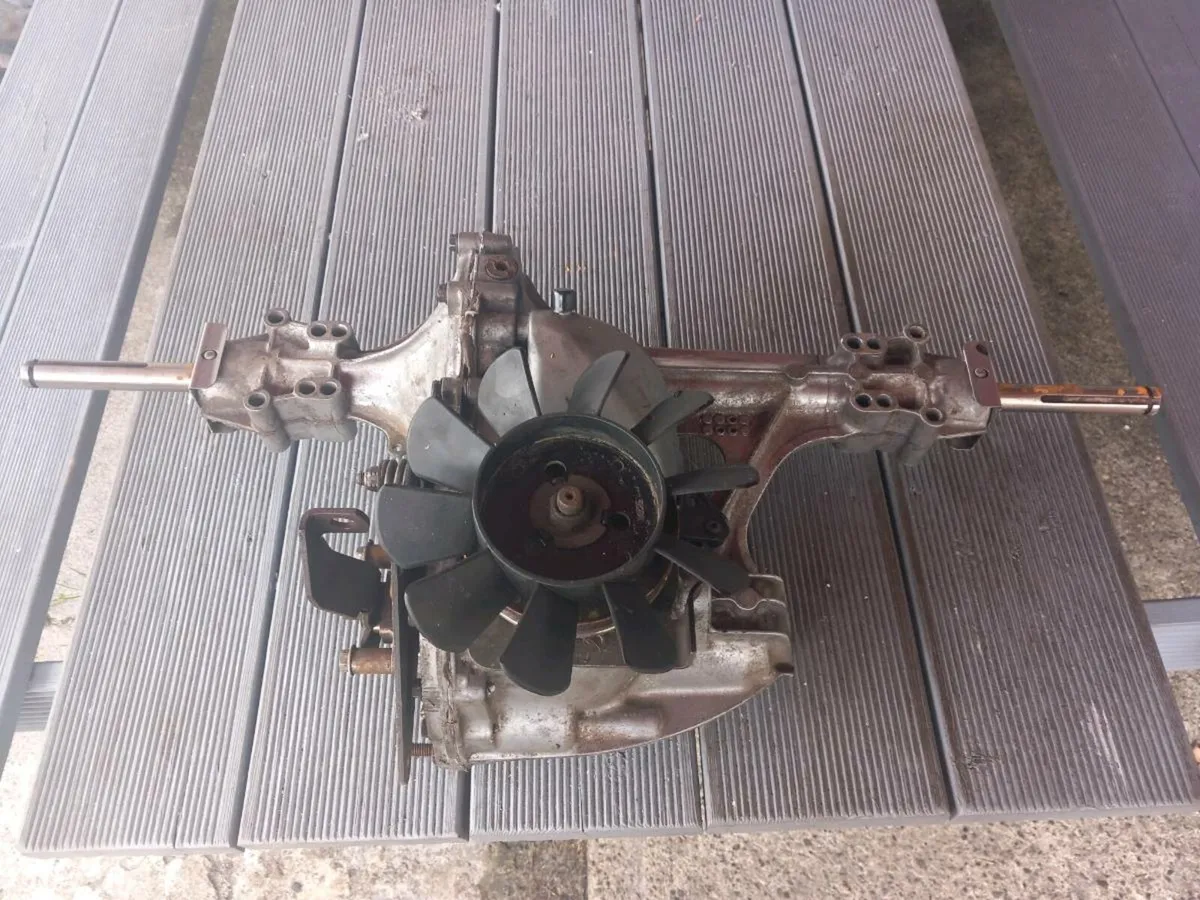 Hydro-gear hydrostatic transmission for sale - Image 1