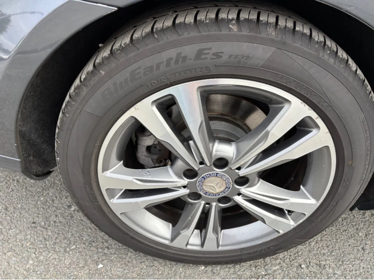 Mercedes-Benz E-Class E SERIES BLUETEC SE 4DR AUTO - Image 2