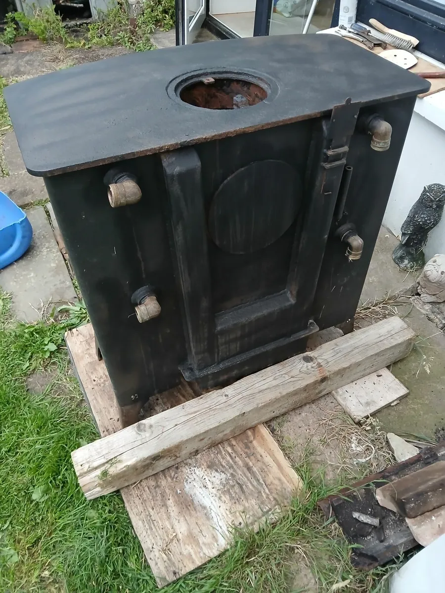 Wood burning stove with back boiler - Image 2