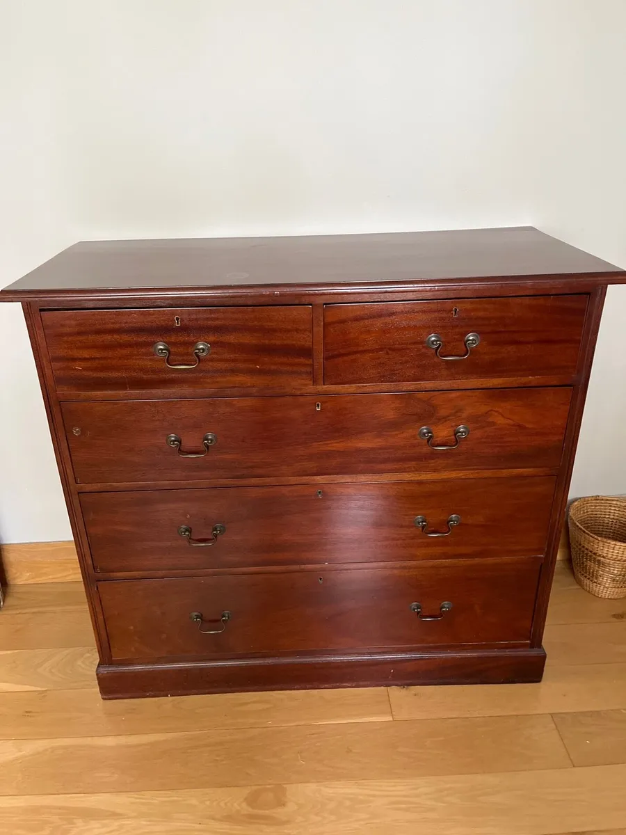 Chest of drawers - Image 1