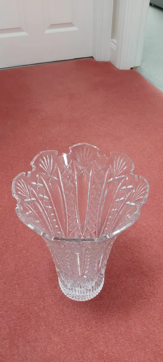 Waterford Crystal 14inch Maritana vase - Image 4