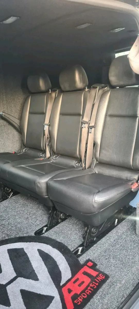 Van rear seats - Image 1