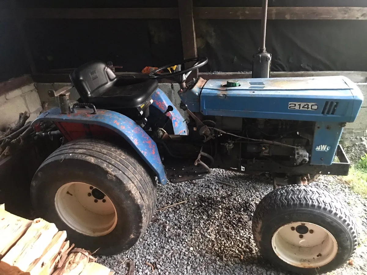 Compact tractor - Image 1
