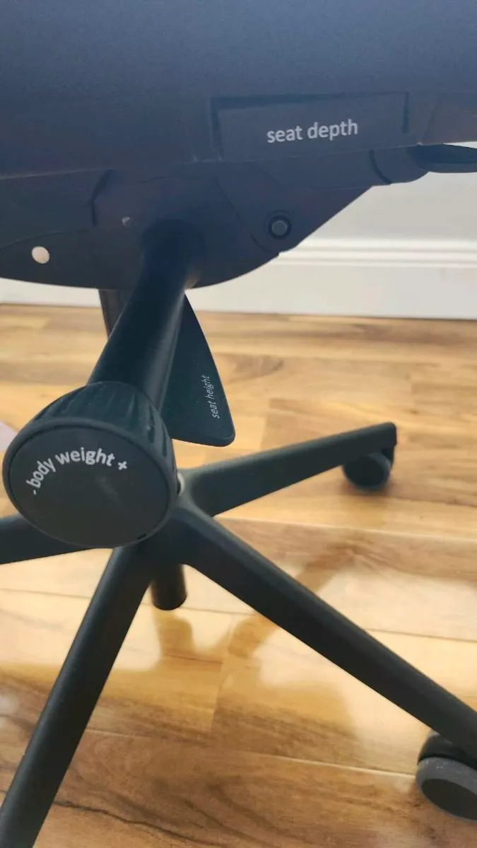 Ergonomic Office Chair - Image 4