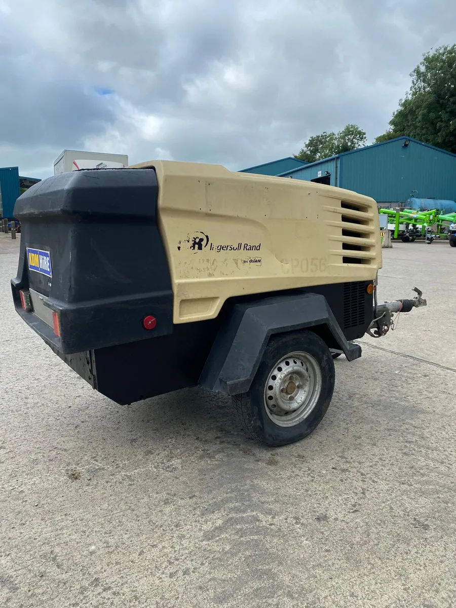 2011 INGERSOLL RAND 741 140CFM TWO TOOL COMPRESSOR - Image 1