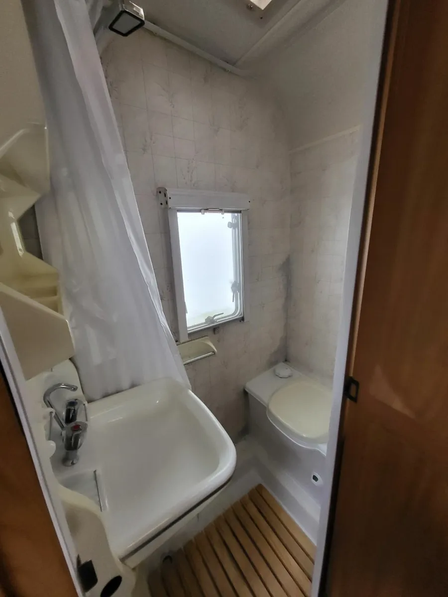 1996 motorhome - Image 3