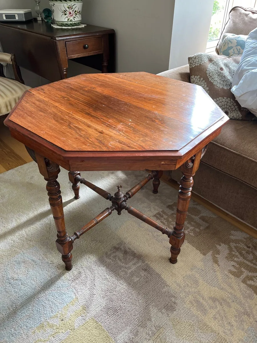 Occasional table