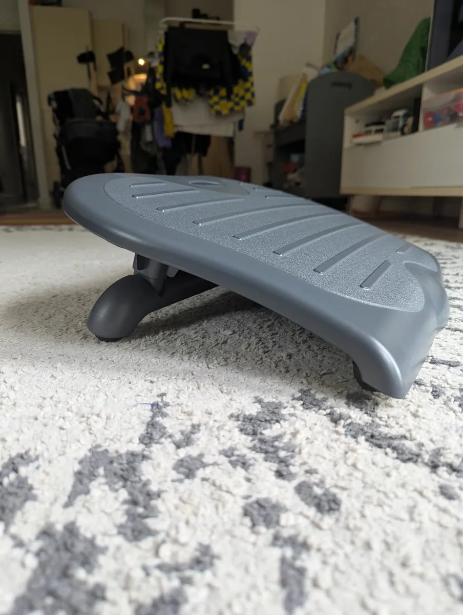 Foot Rest Kensington Adjustable Ergonomic - Image 1