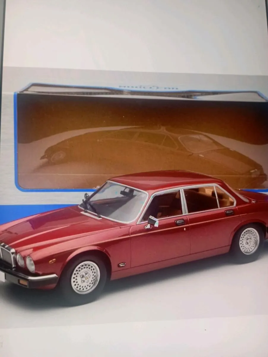 MODLE CAR  GROUP 1-18 SCALE JAGUAR XJ  III SERIES - Image 1