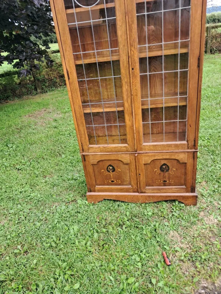 Leaded glass press, bookcase - Image 2