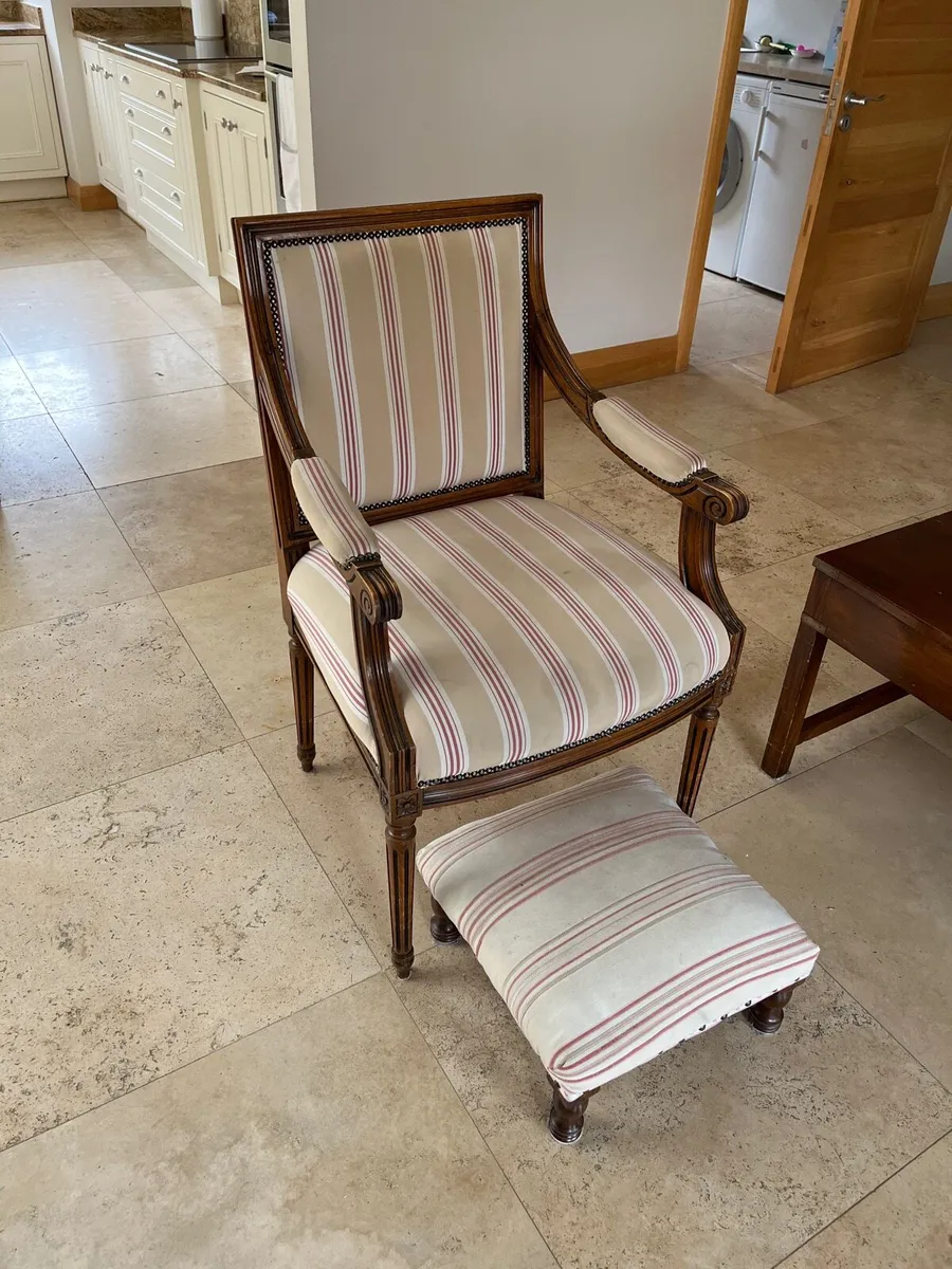 Occasional chair with footrest - Image 1