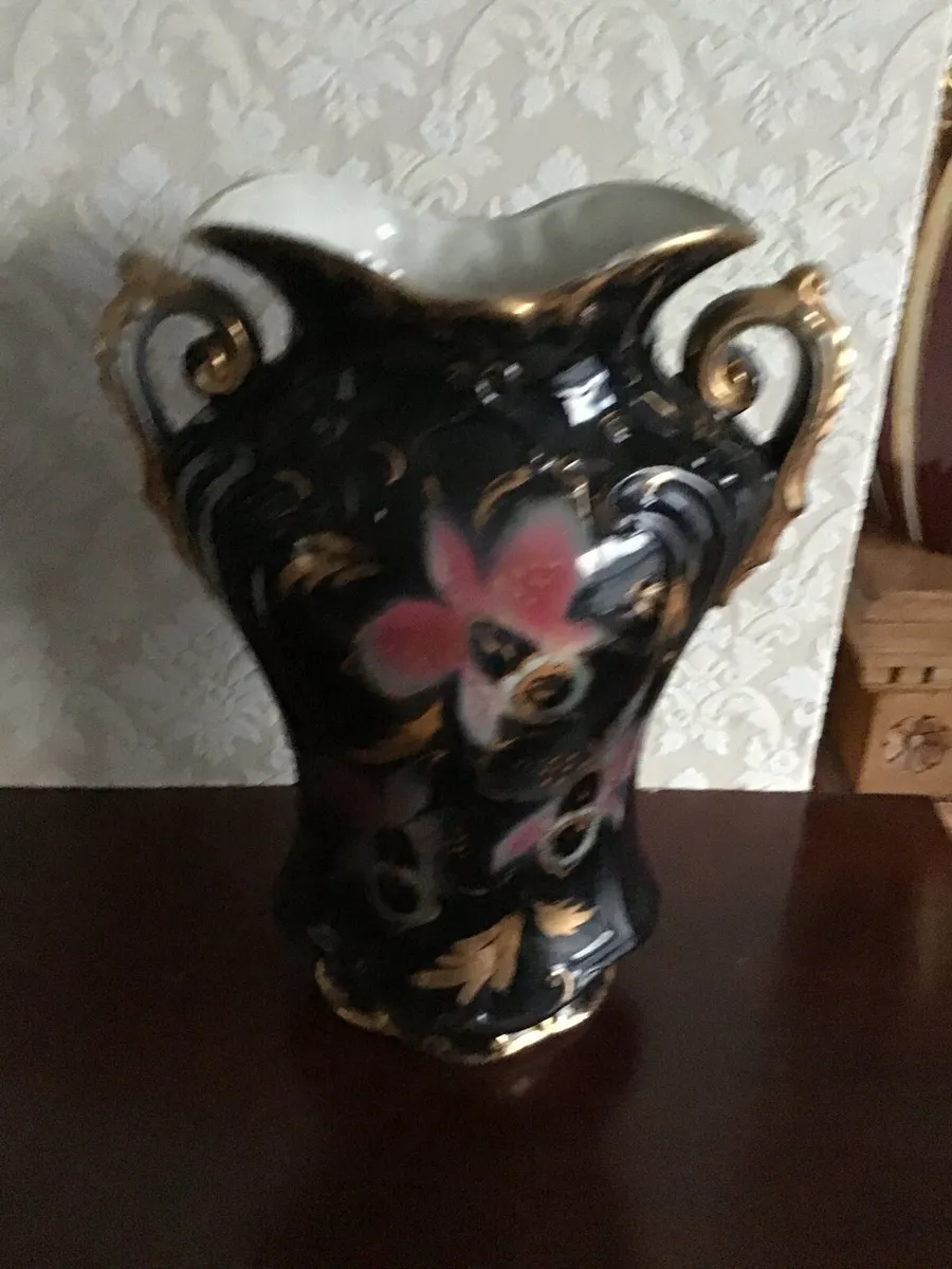 Vintage Black & Gold Design Vase - Image 4