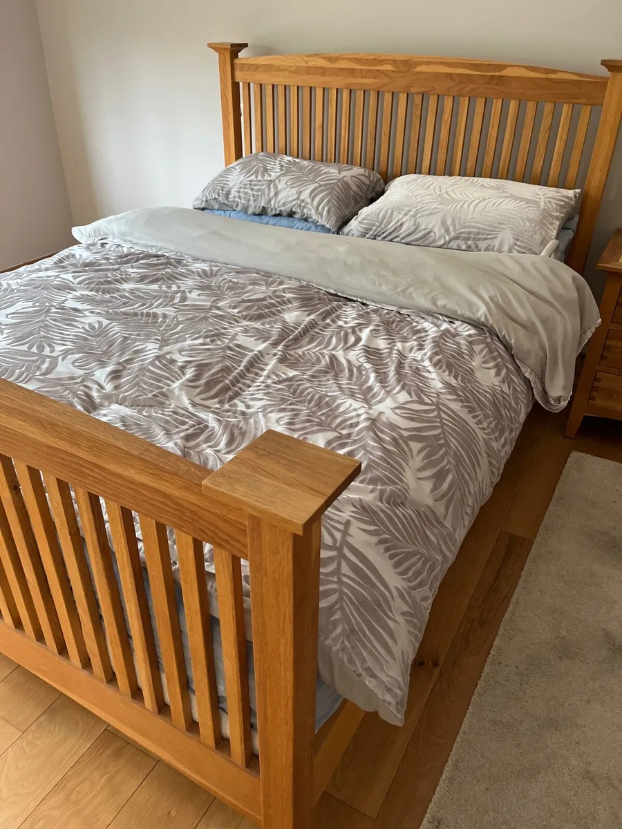 Bed Kingsize with good mattress - Image 1