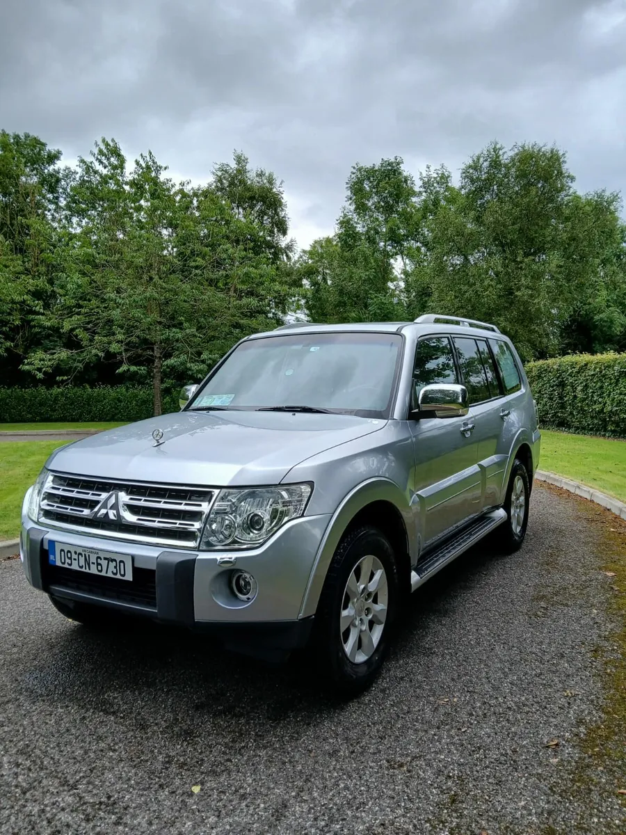 Mitsubishi Pajero 2009 - Image 2