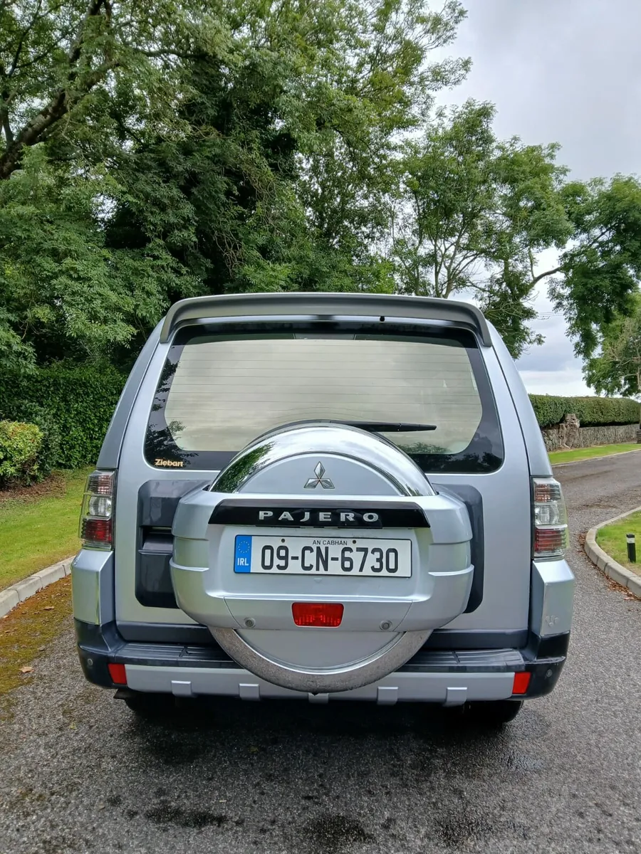Mitsubishi Pajero 2009 - Image 4