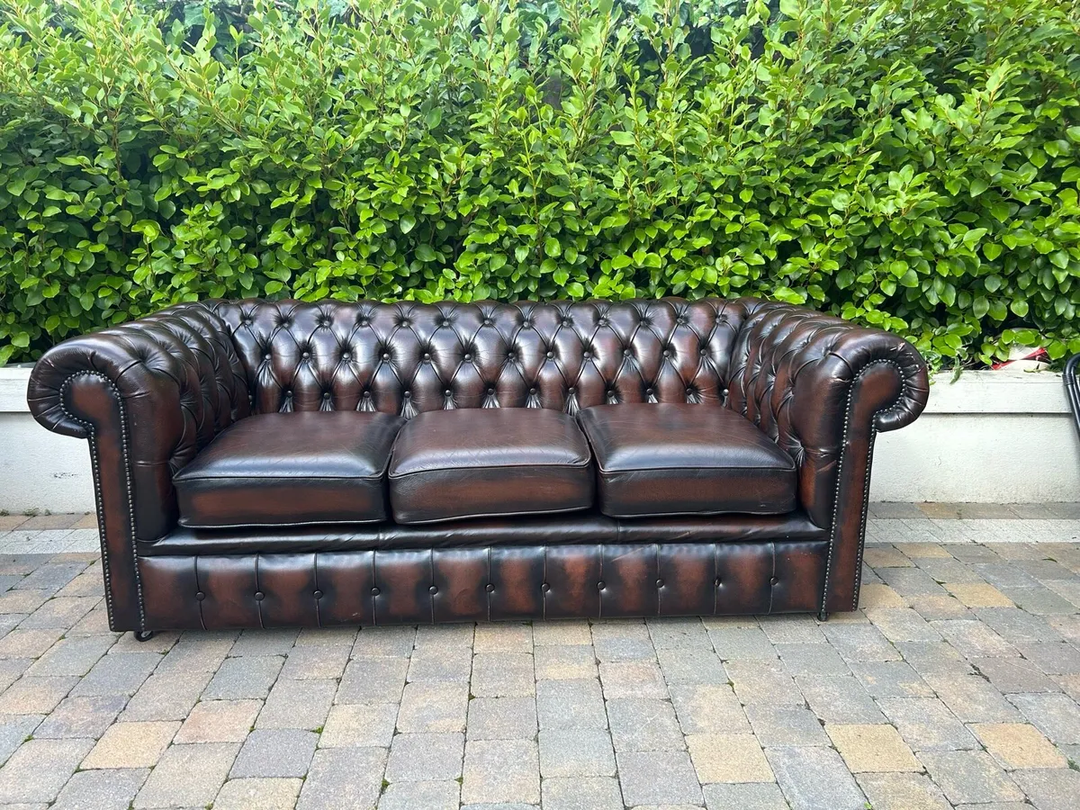 Chestnut brown 3 seater chesterfield sofa - Image 1