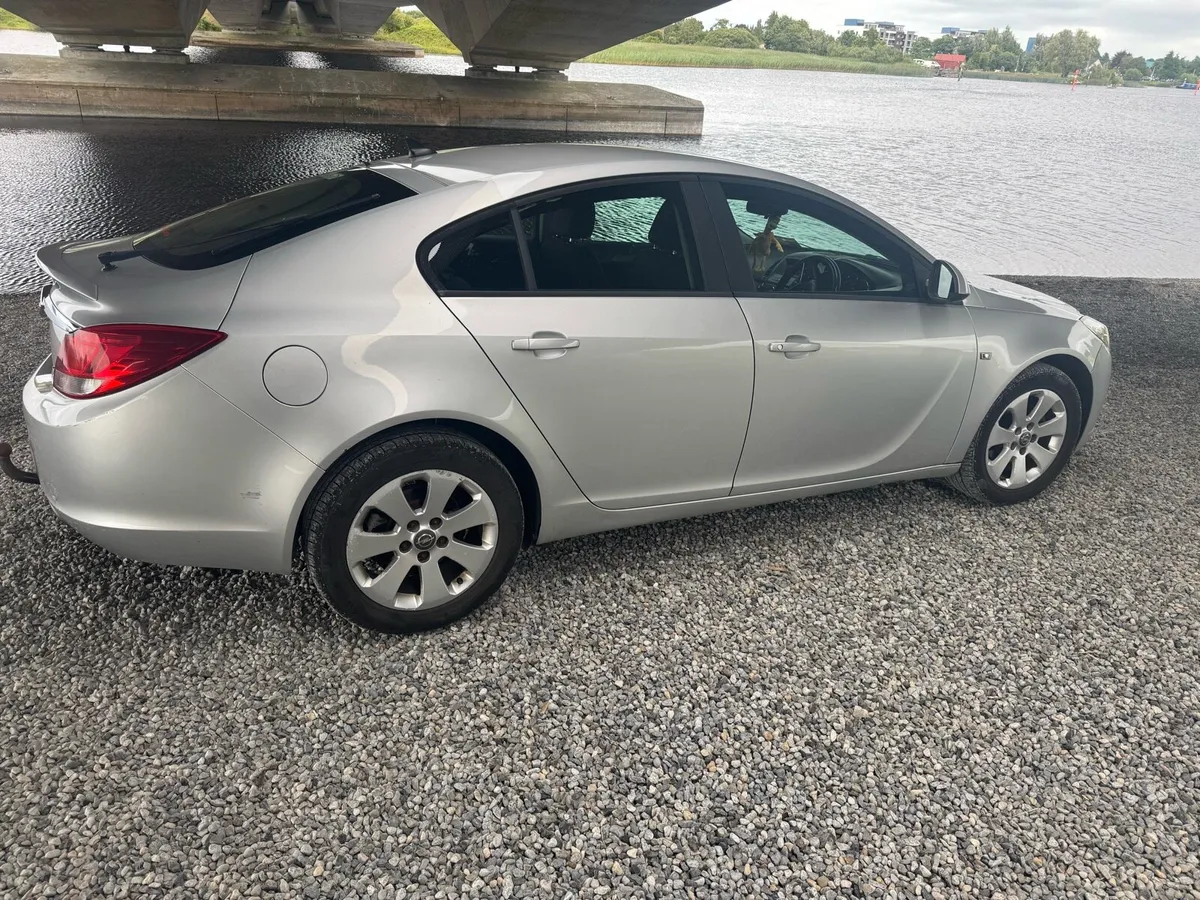 Car - Image 4