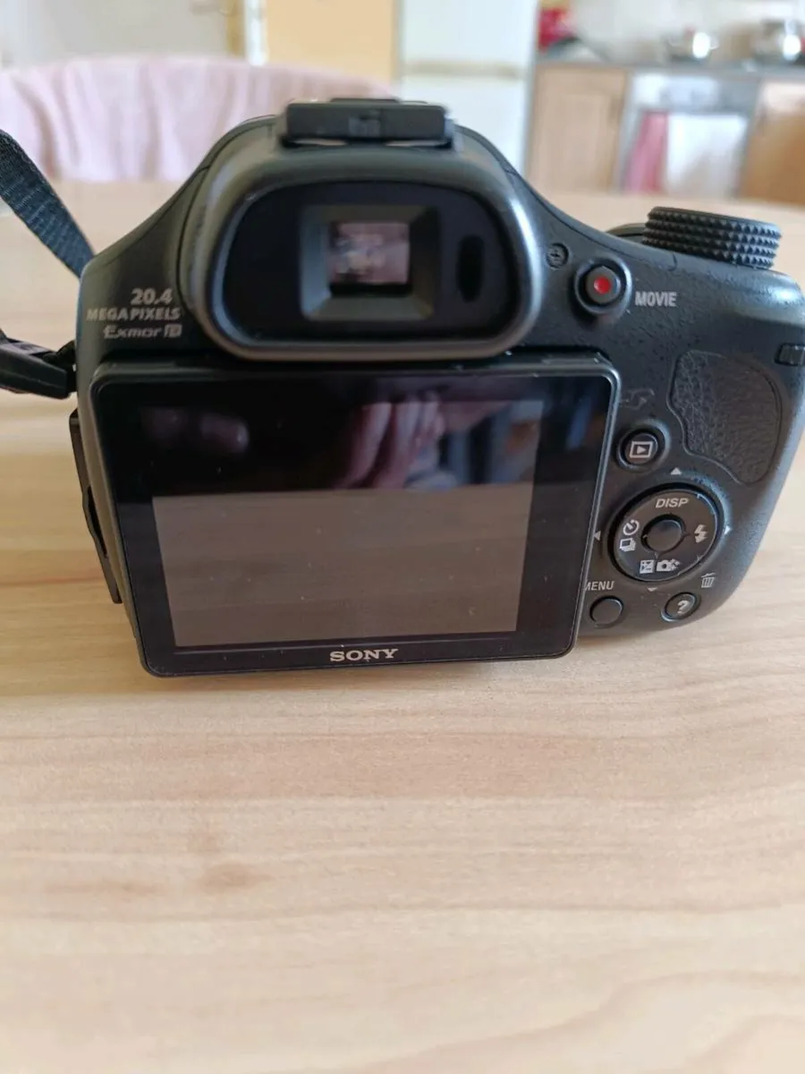 SONY   CYBERSHOT CAMERA. - Image 4