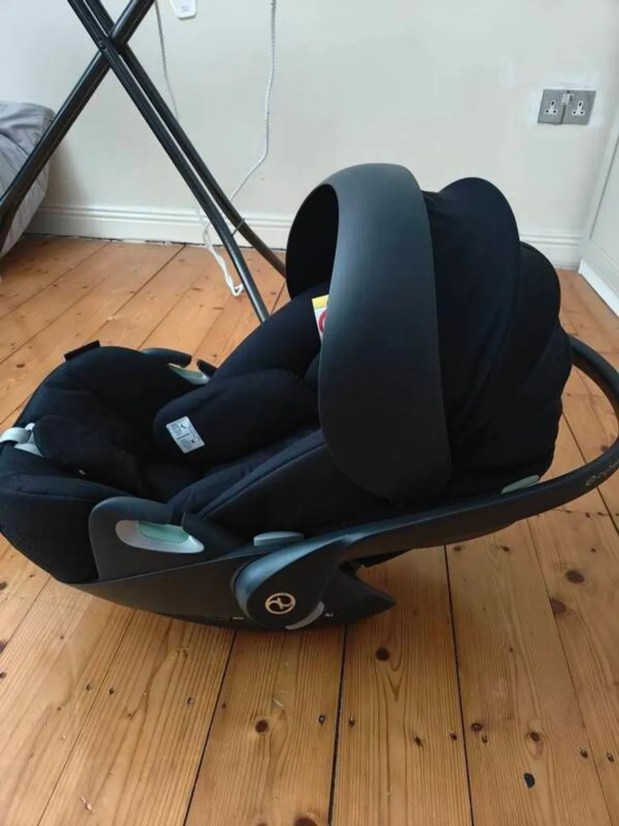 Cybex Cloud T i-size Carseat/Carrier - Image 4