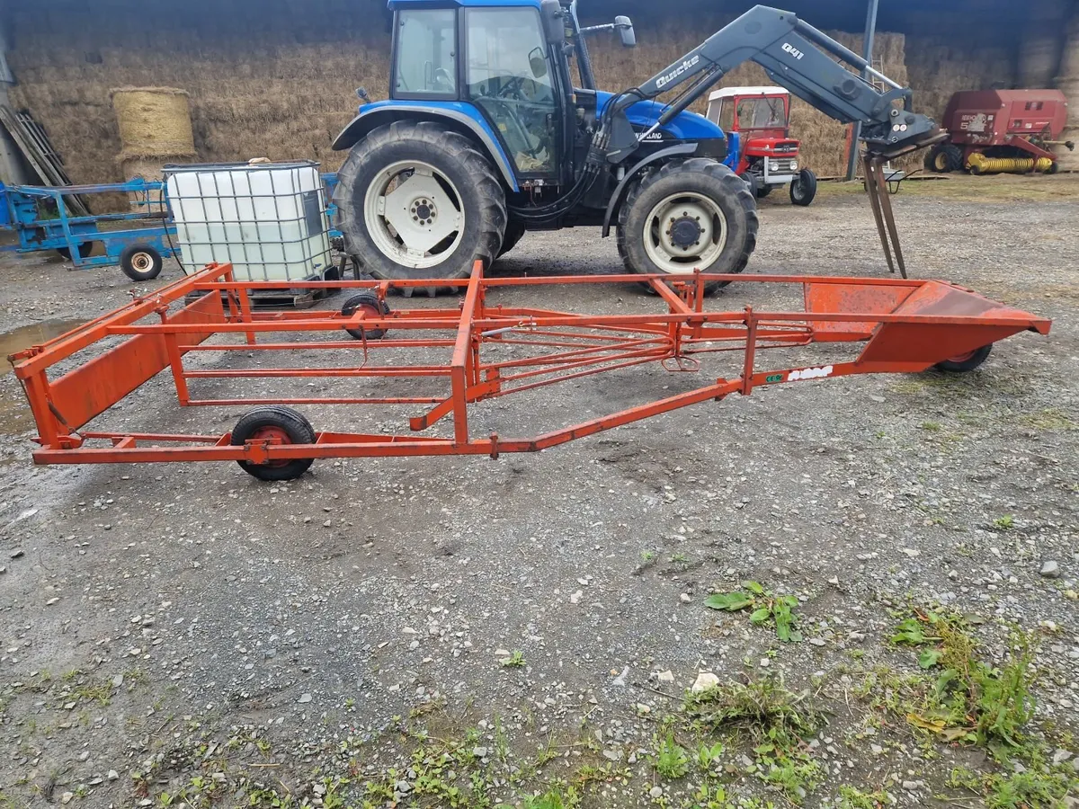 Flat 8 bale sleigh - Image 3