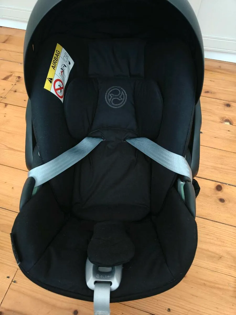 Cybex Cloud T i-size Carseat/Carrier - Image 2
