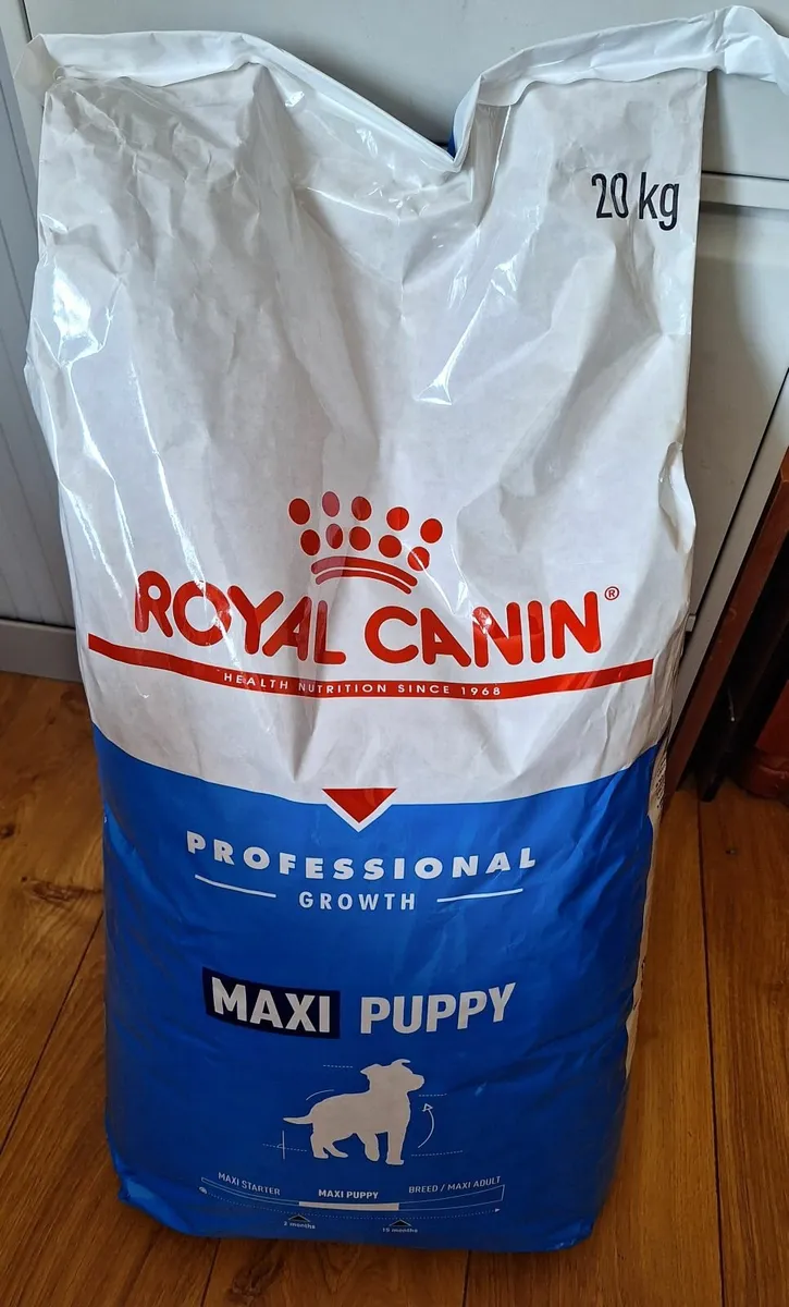 Royal Canin Puppy Food, Milk & dog box and run. - Image 1