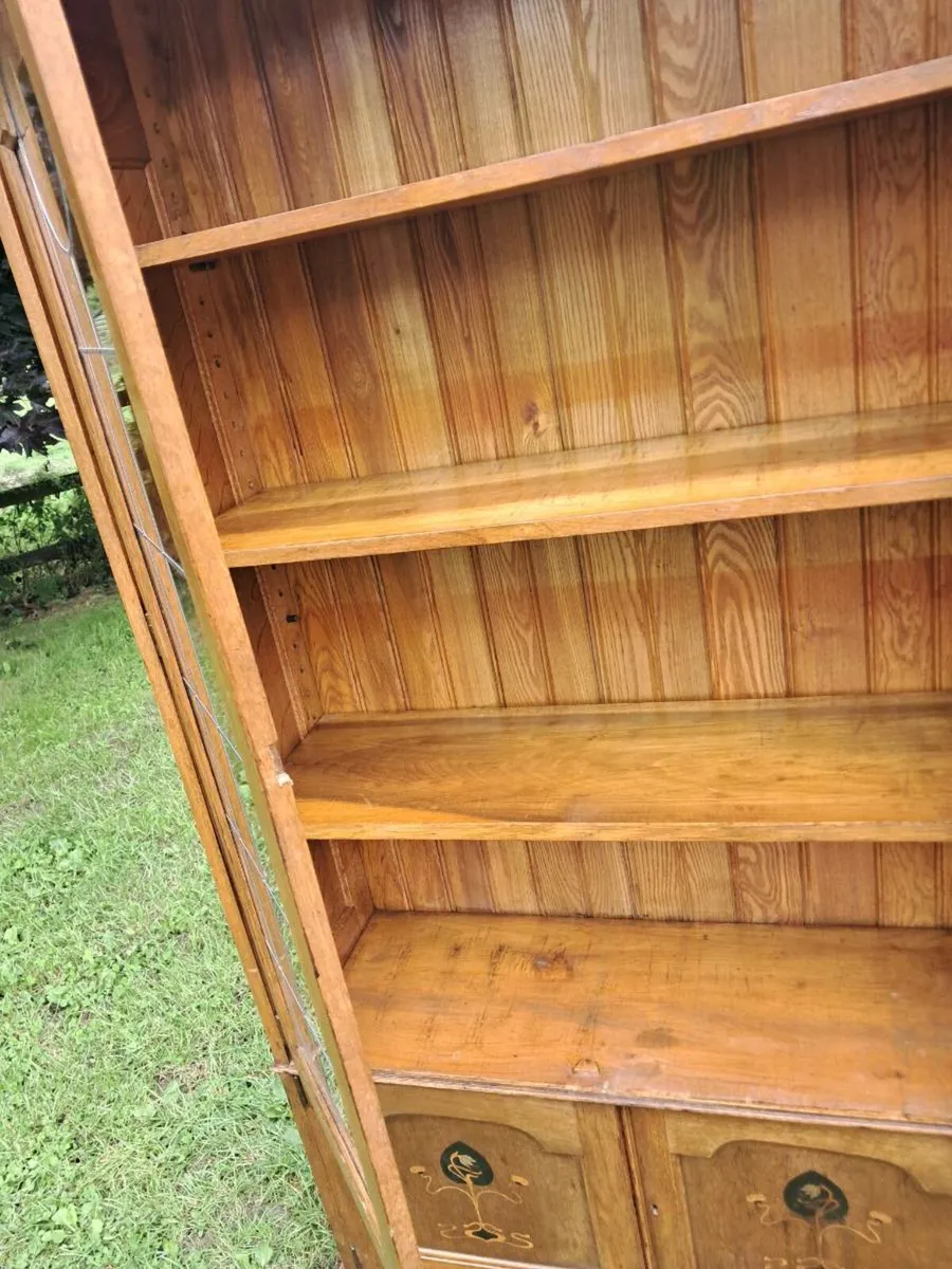 Leaded glass press, bookcase - Image 4