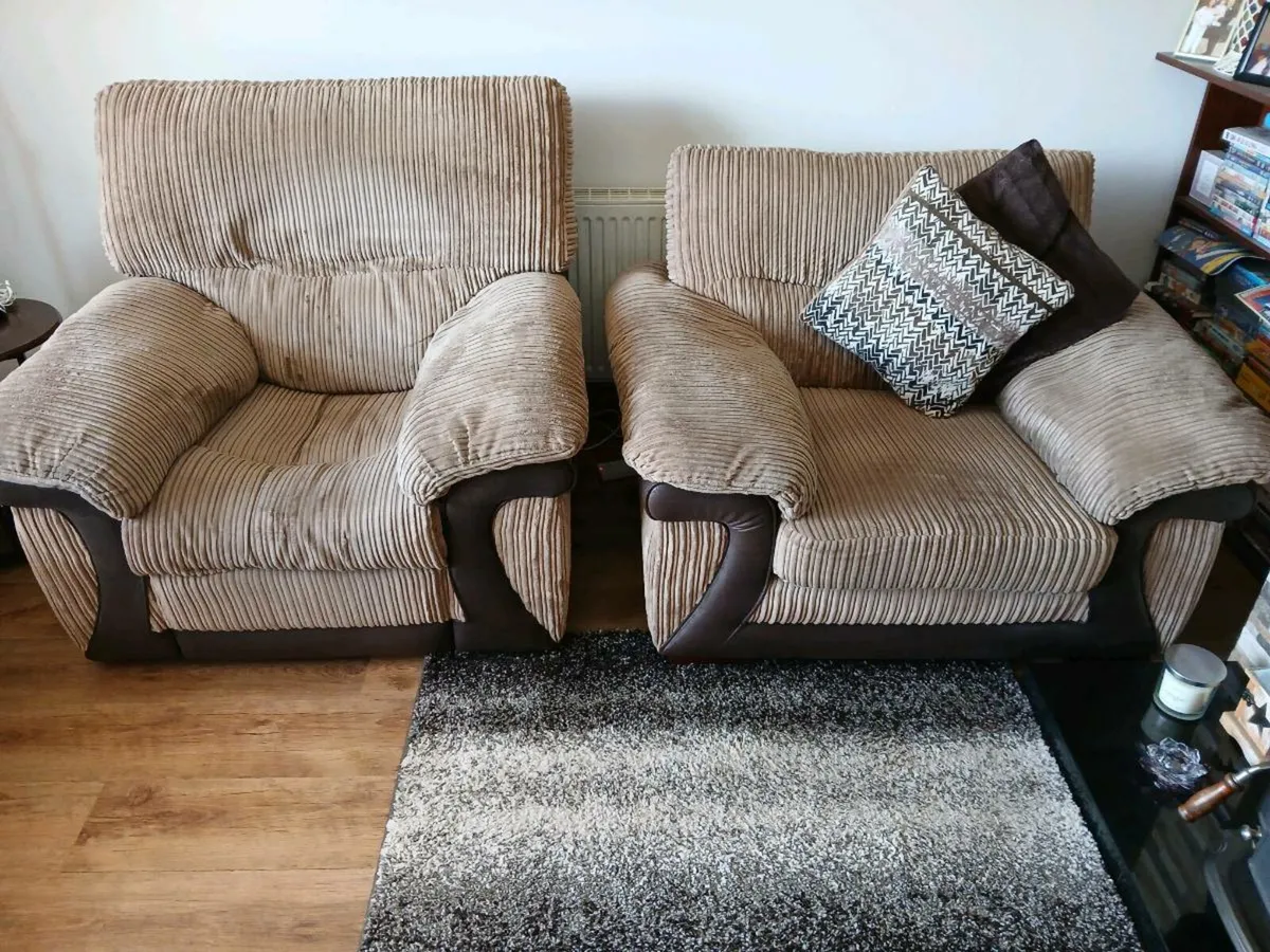 3 seater,Arm chair and Power recliner - Image 2