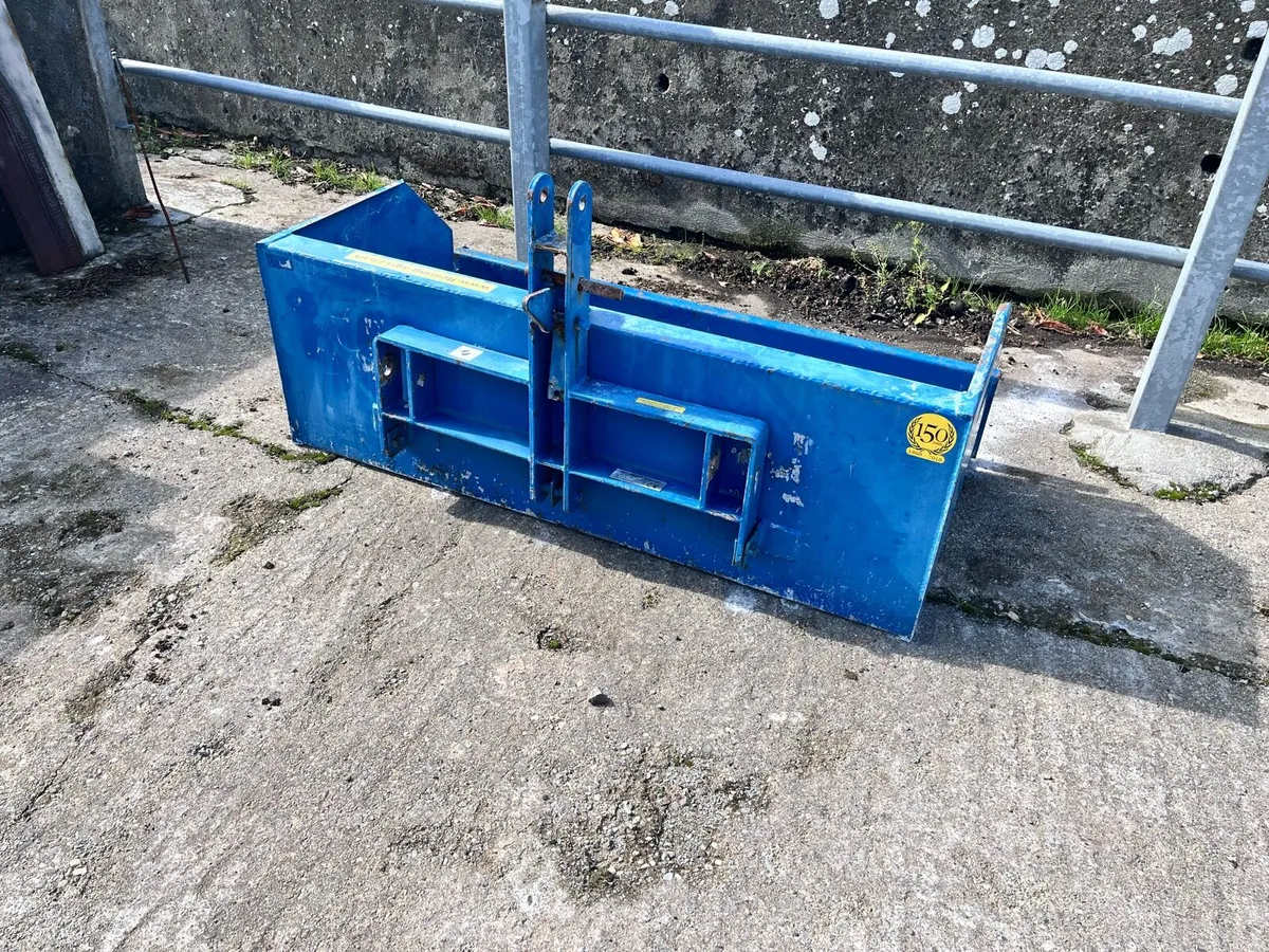 Transport box, cow trailer, disc mower+other bits - Image 1