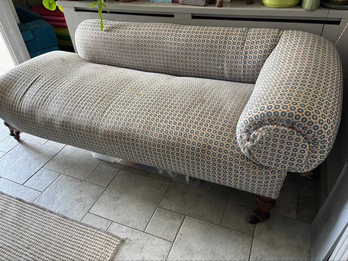 Free Chaise Longue - Image 2