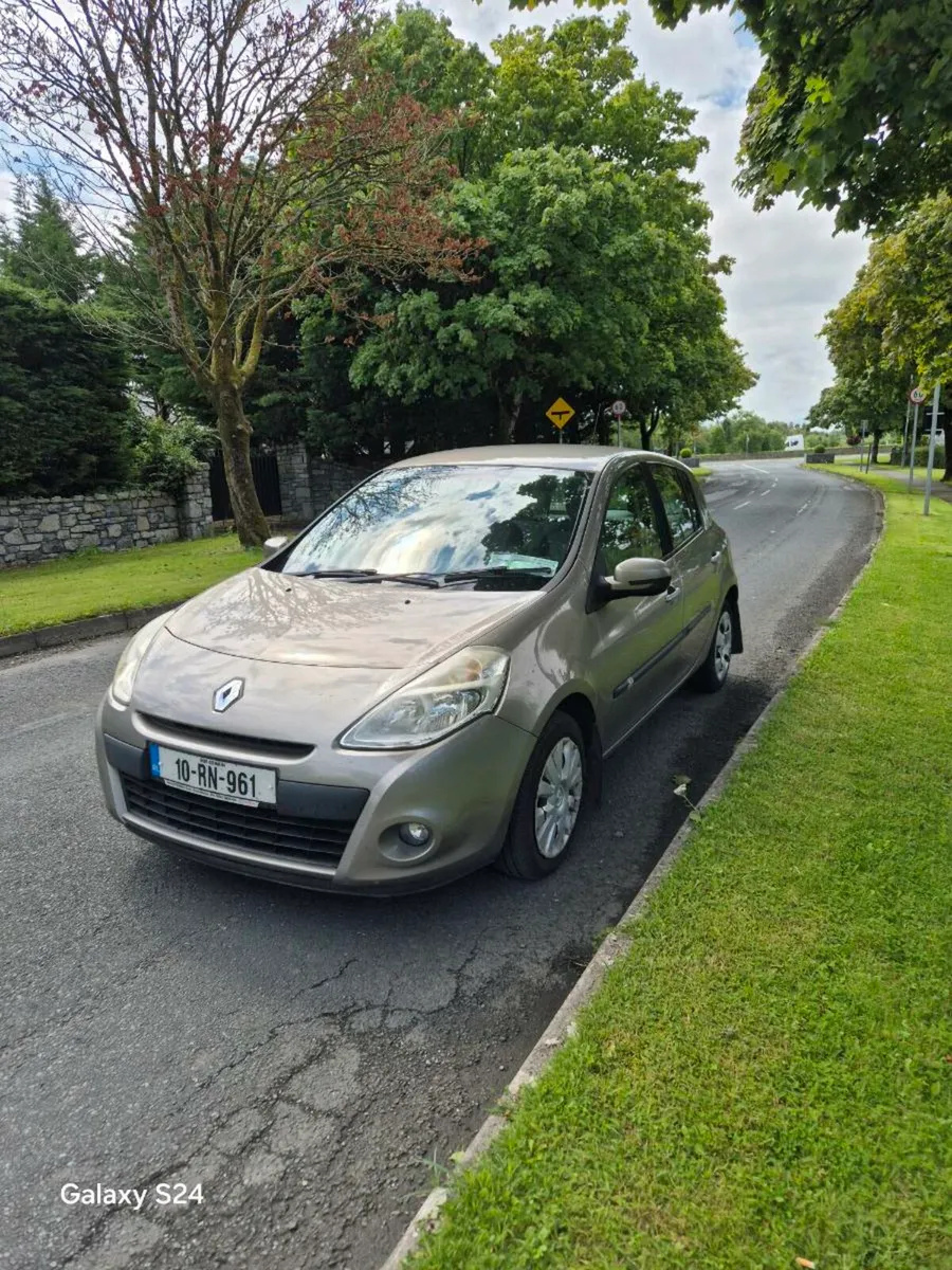 Renault   Clio 2010 - Image 2