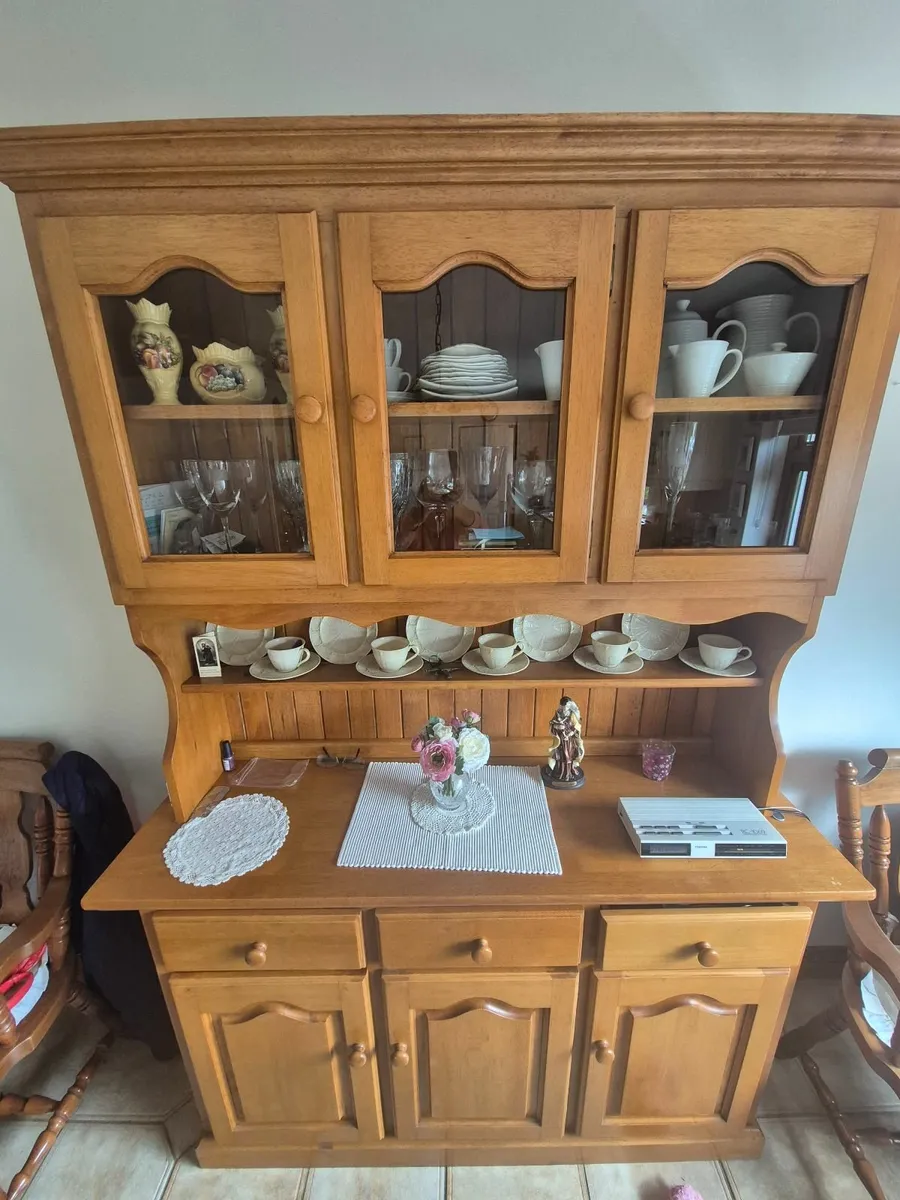 Kitchen dresser