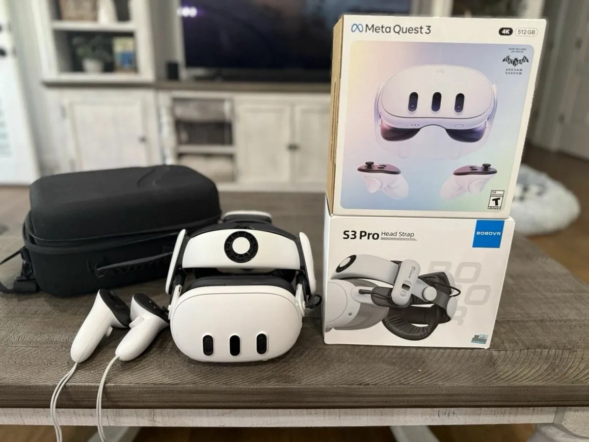 Meta Quest 3 VR Headset Controllers Bundle - Image 2