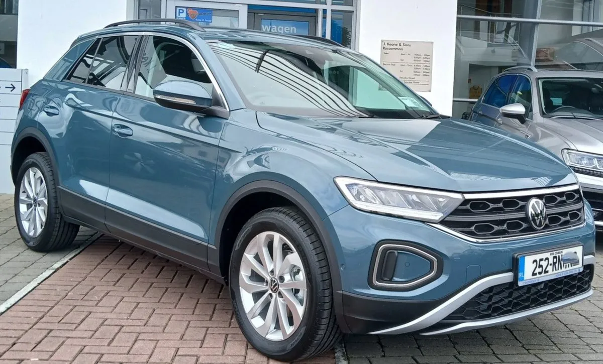 Volkswagen T-Roc Edition 75 2.0tdi 116HP  rear Vi - Image 1