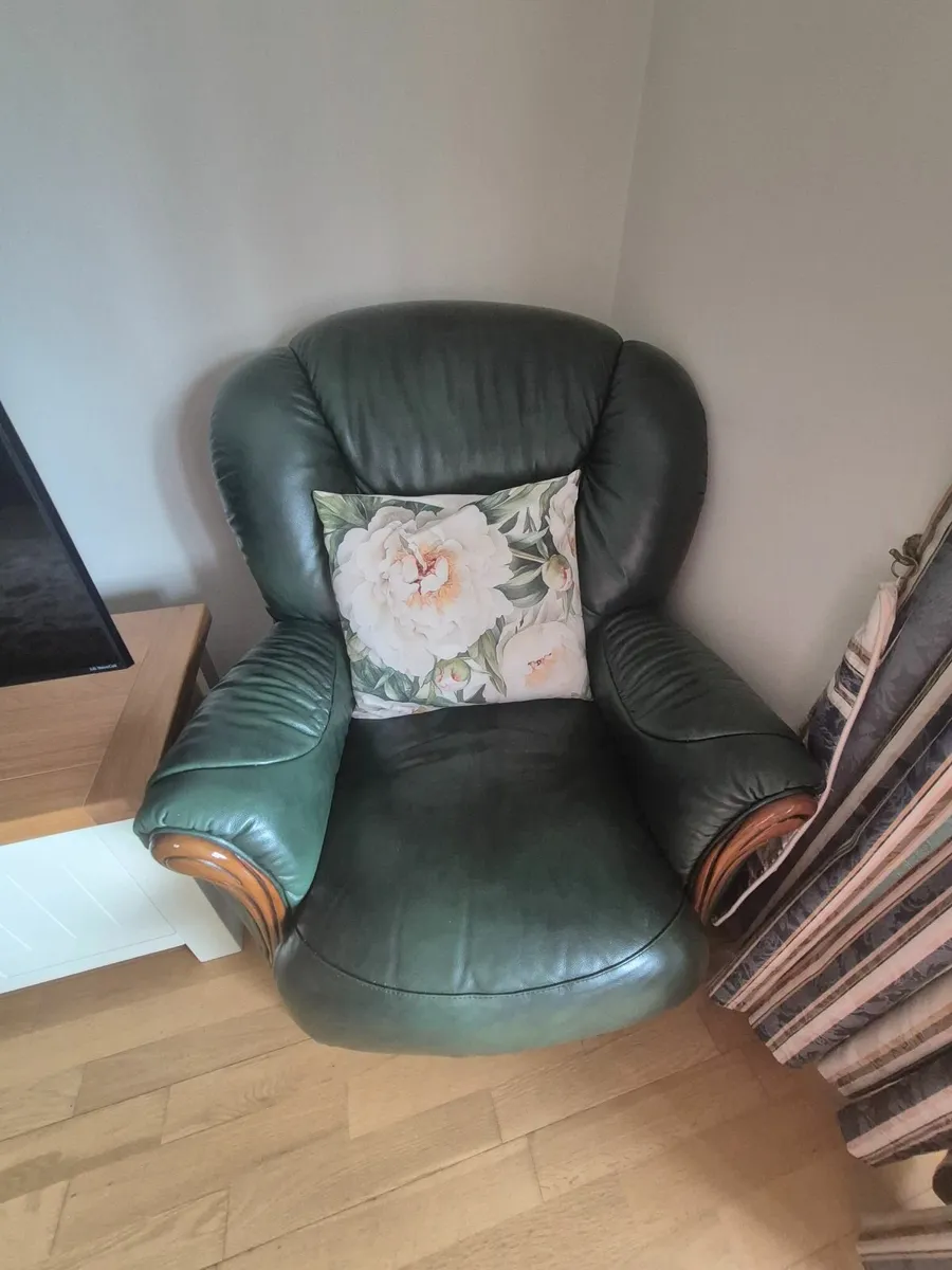 Leather sofa & 2 armchairs - Image 3