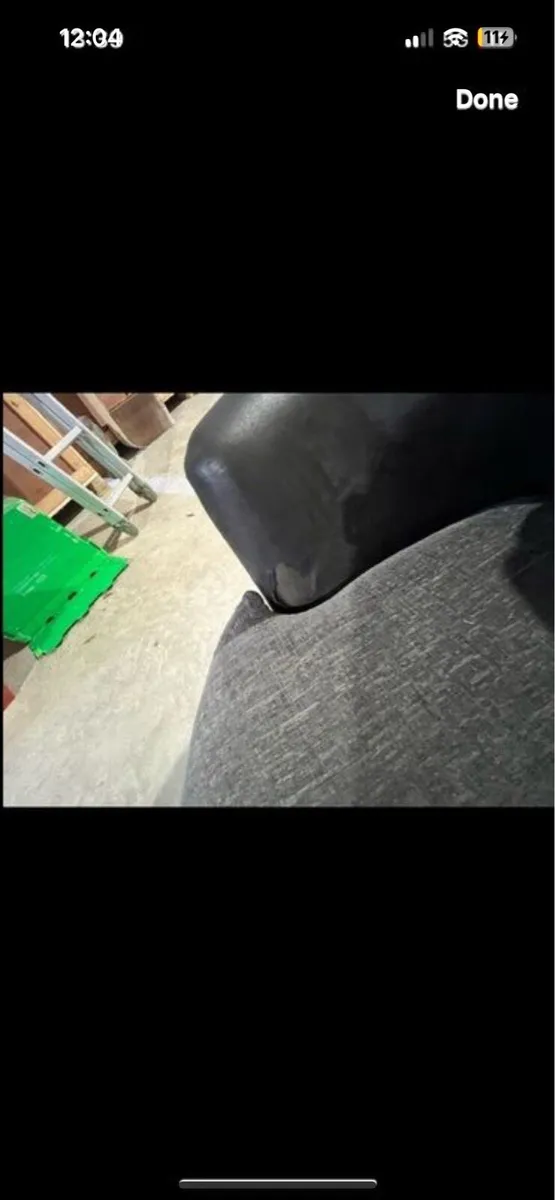 Black circular chair in very good w - Image 4