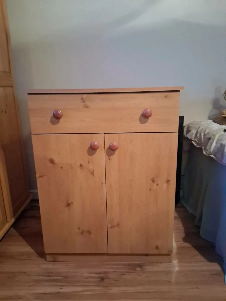 Bedroom furniture - Image 3