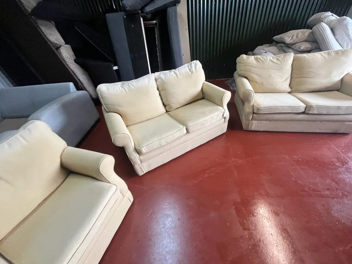 Yellow 2 seater plus 2 matching Armchairs - Image 4