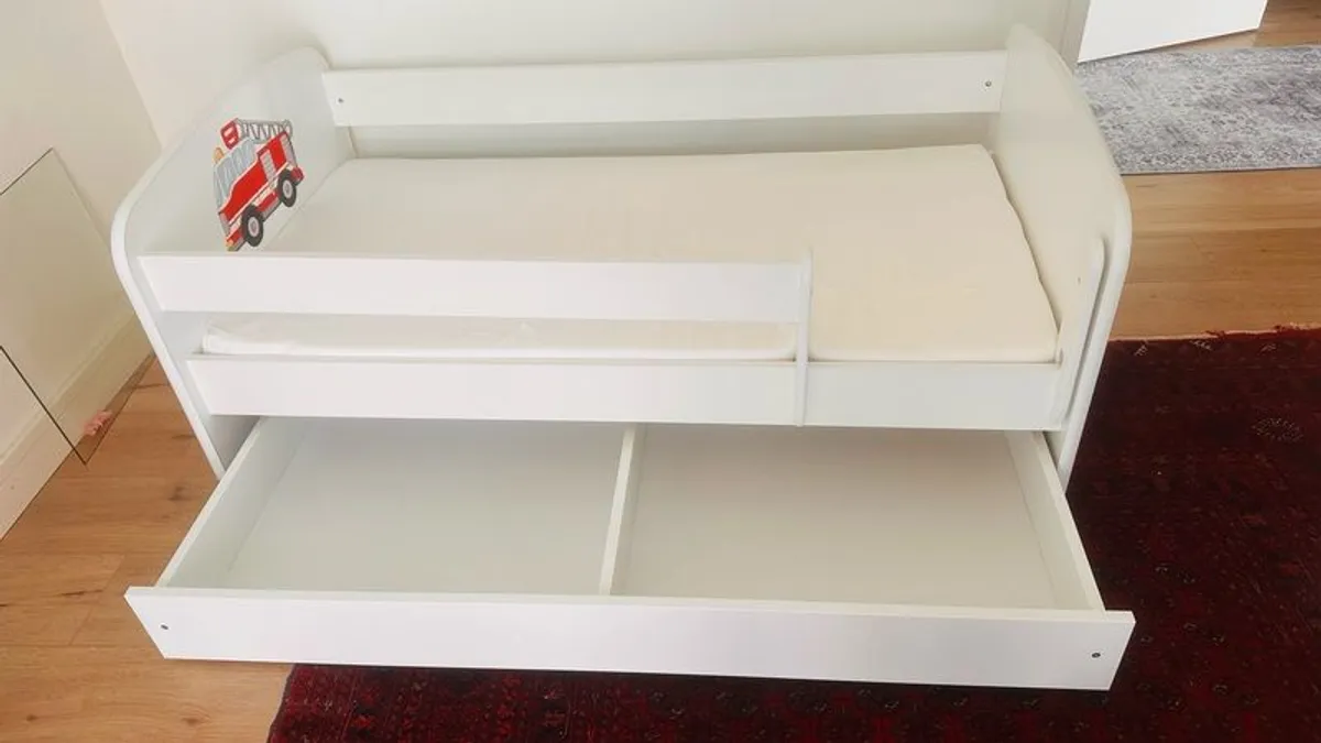 bed - Image 1