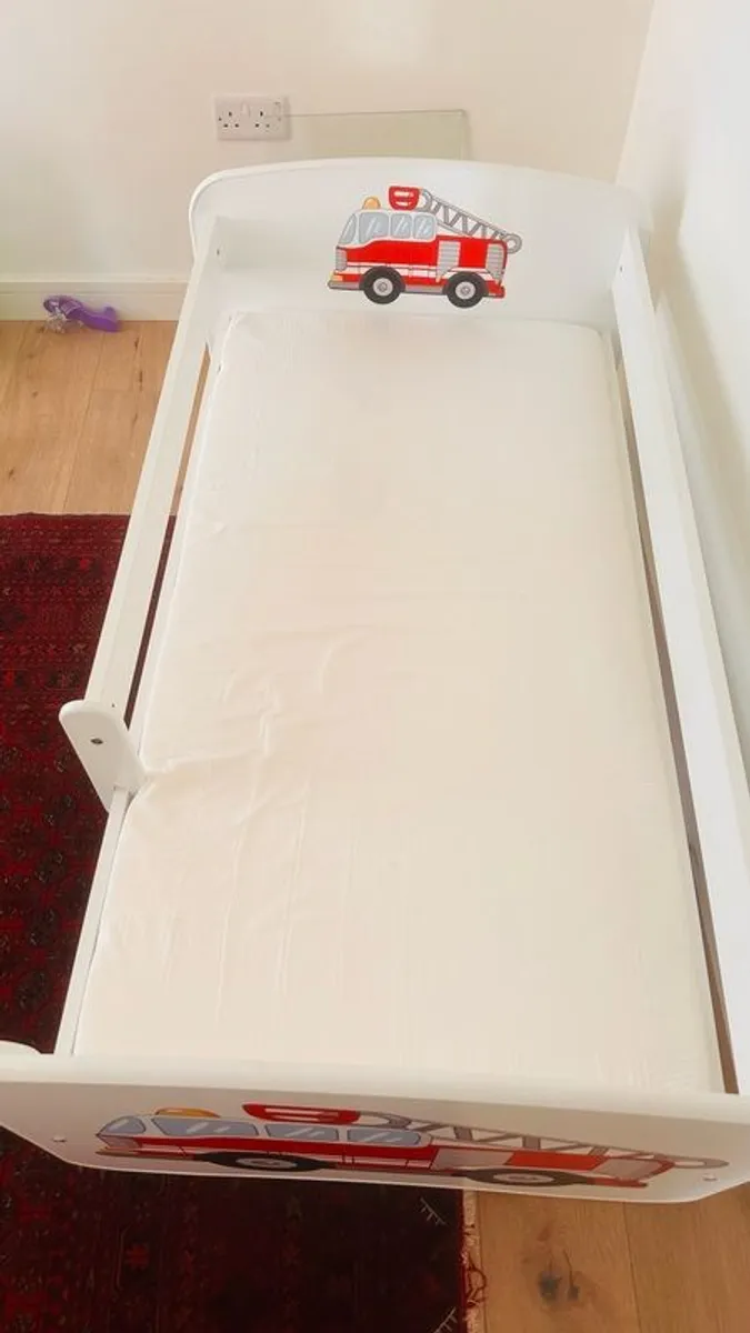 bed - Image 2