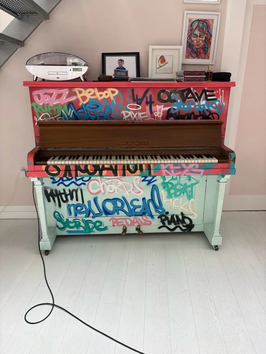 Piano - Image 1