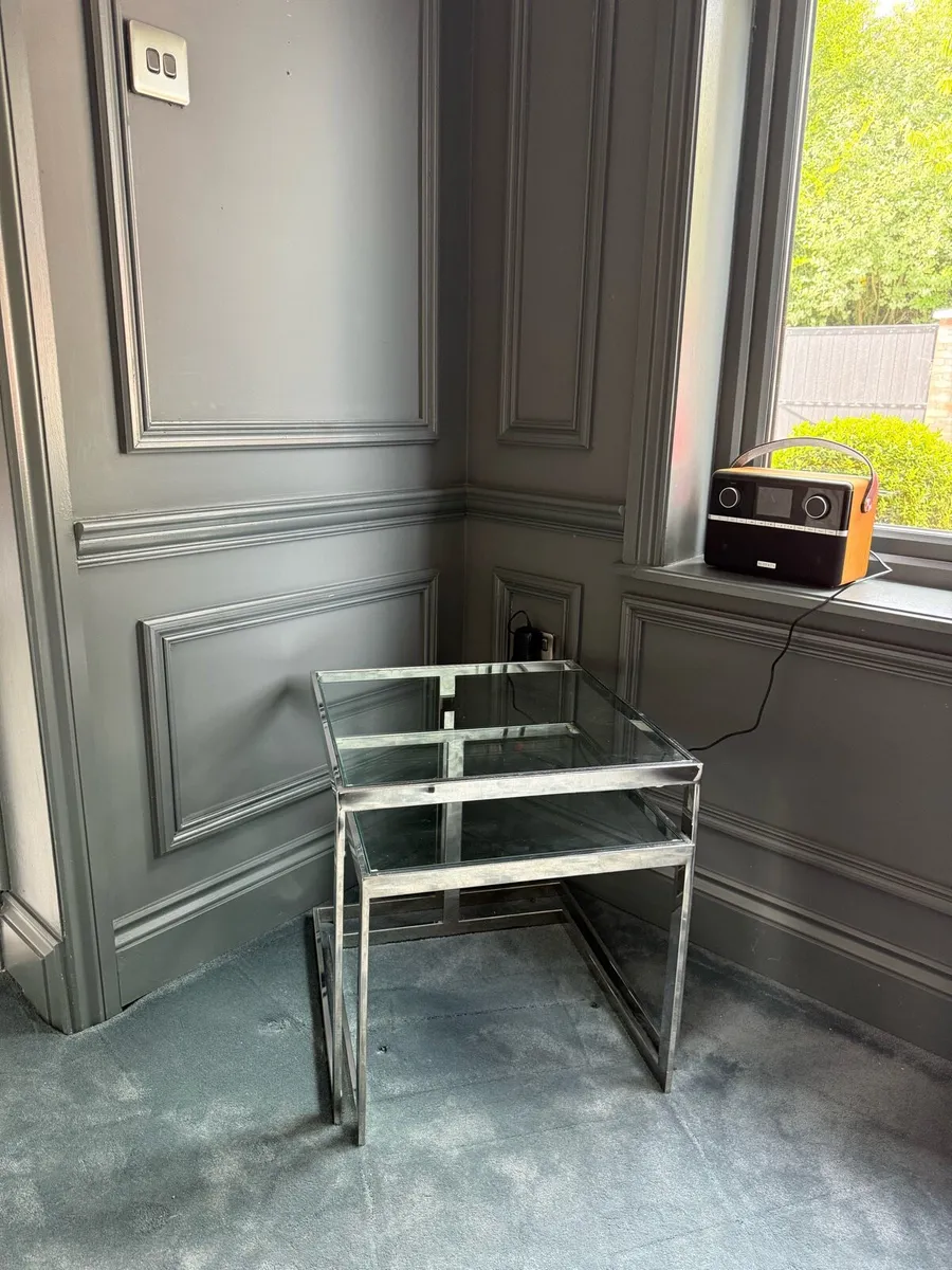 2 piece nest table - Image 1