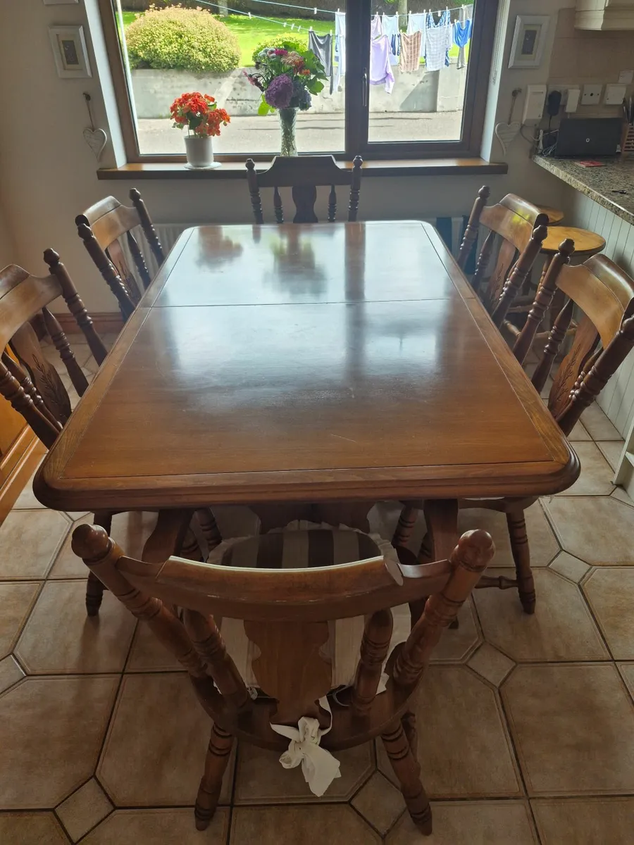 Kitchen table & 6 chairs - Image 1