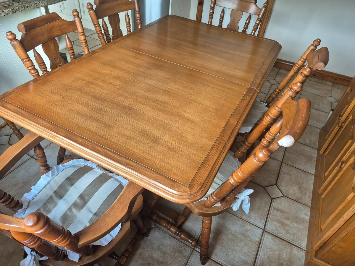 Kitchen table & 6 chairs - Image 3