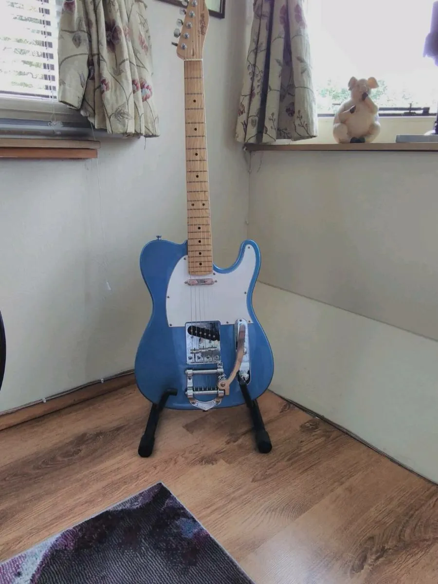 Harley Benton metallic blue telecaster - Image 3