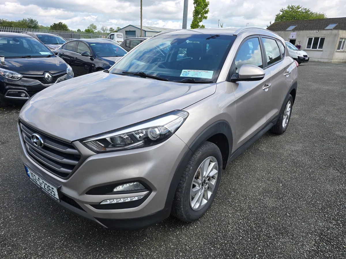 152 Hyundai Tucson 1.7 SE Nav Low Miles - Image 2