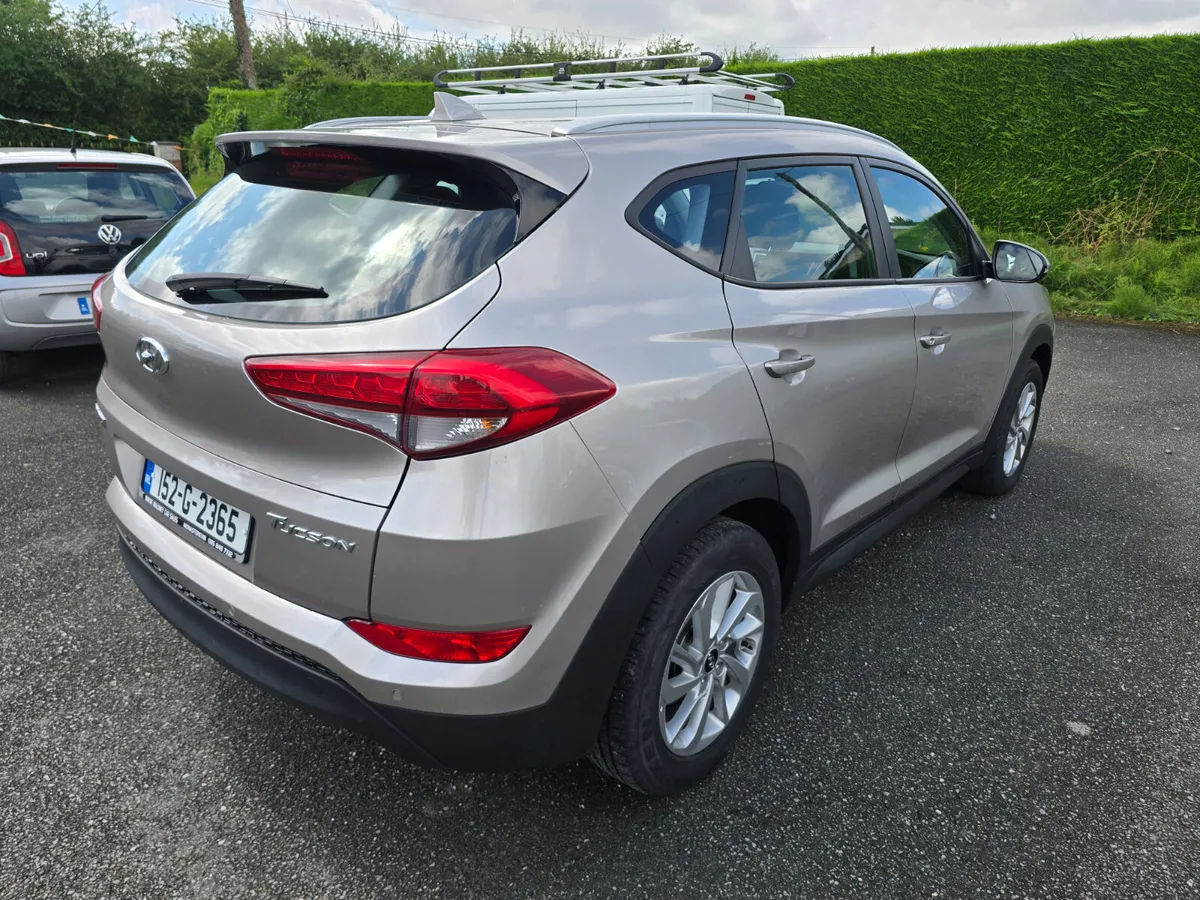 152 Hyundai Tucson 1.7 SE Nav Low Miles - Image 4